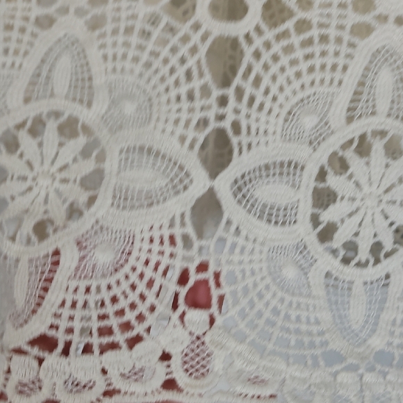 Vince Camuto Lace Crochet Top Size M Ivory White Boho Y2K Sleeveless Open Knit - Picture 4 of 10